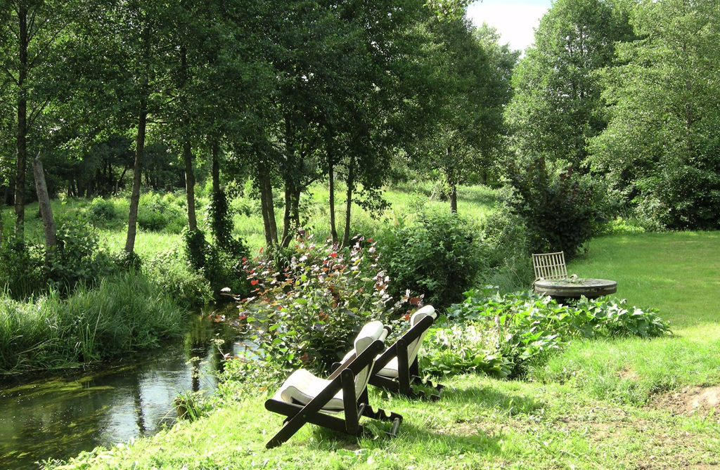 kontiki-nad-rzeka-zachecaj-do-odpoczynku