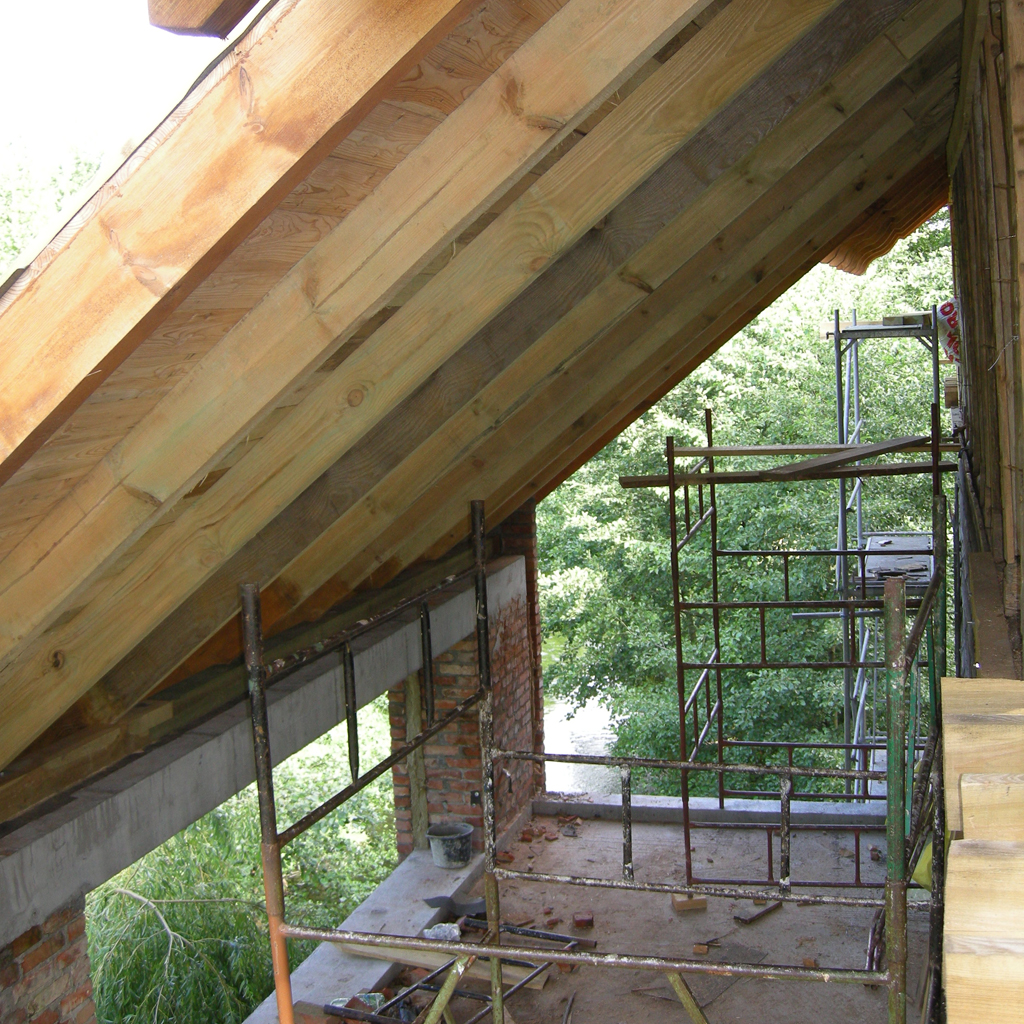 Pokoj-nad-kolem-ma-juz-dach