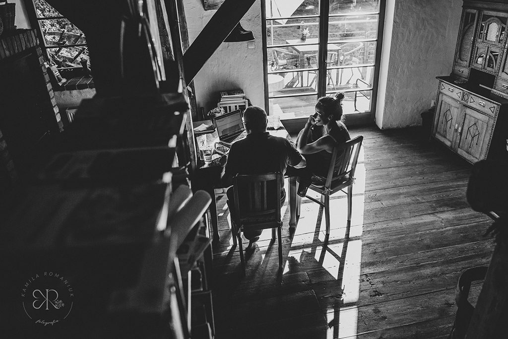 Mlyn_Patryki_panifotografkr_Scherere pisze ksiazke z Dorota